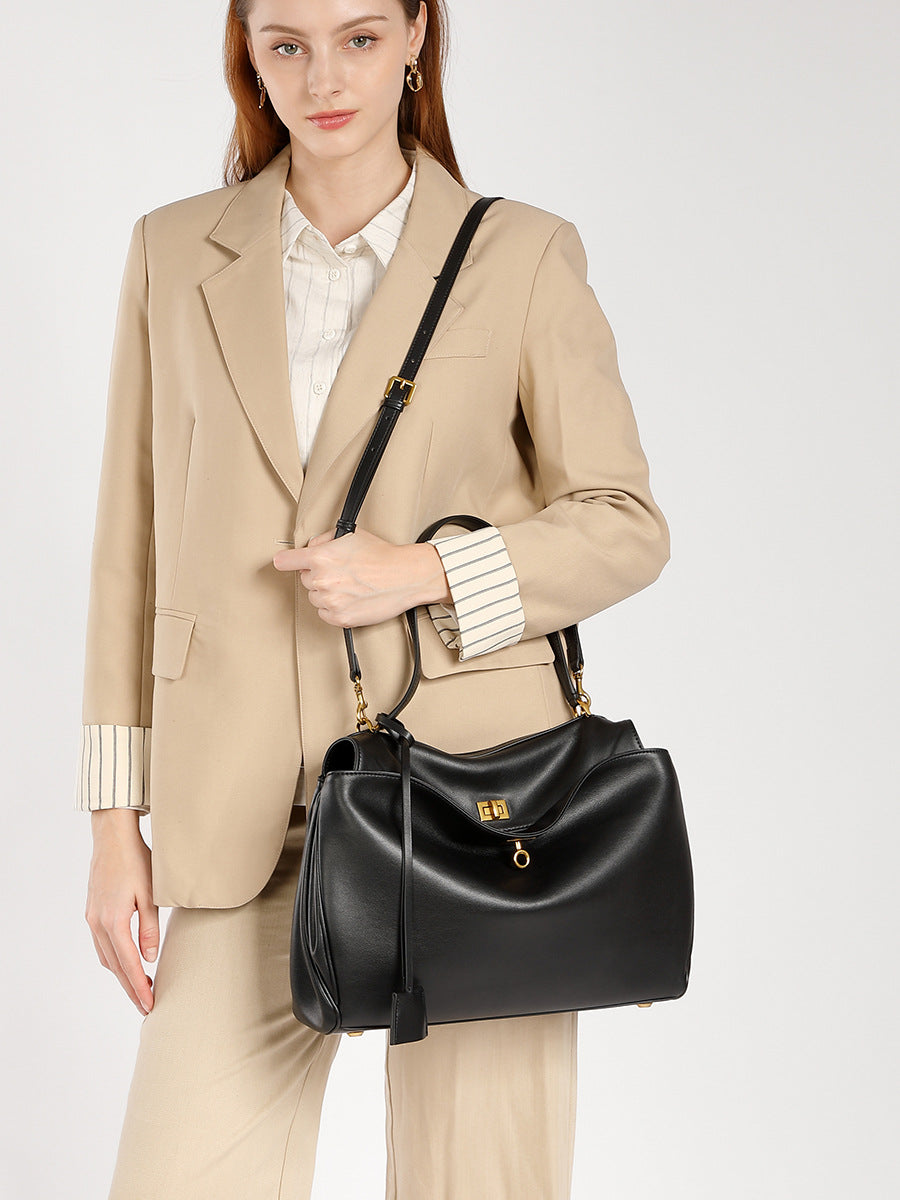 Elegant Office Tote – Sleek, Spacious & Effortlessly Professional
