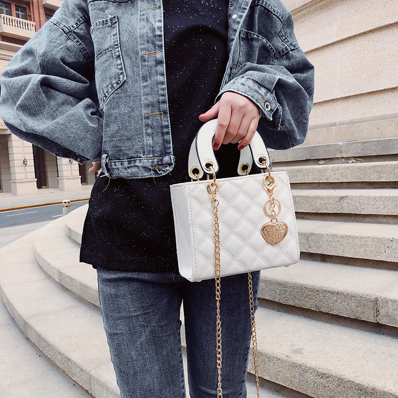 Classy & Chic Mini Chain Bag – Parisian Vibes for Every Day!